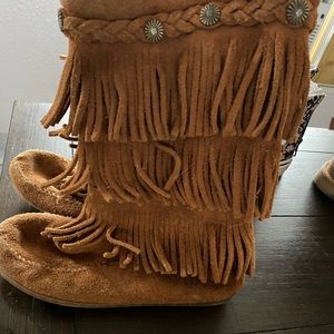 Minnetonka fringe boots